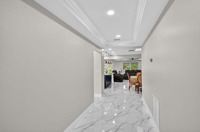 2277 Summit Boulevard, West Palm Beach, FL 33406