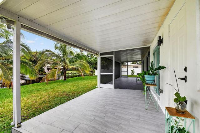 2277 Summit Boulevard, West Palm Beach, FL 33406