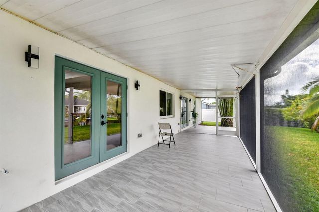 2277 Summit Boulevard, West Palm Beach, FL 33406