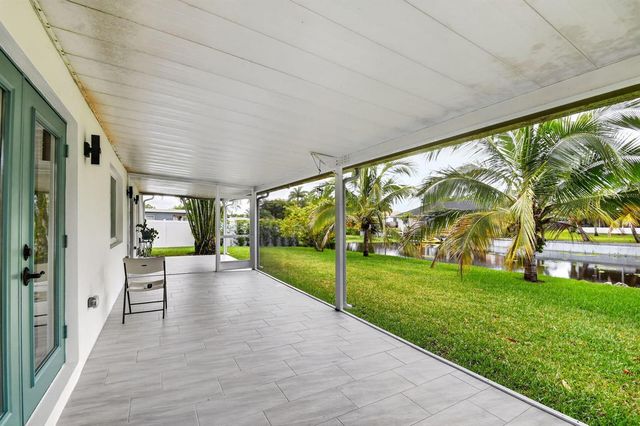 2277 Summit Boulevard, West Palm Beach, FL 33406