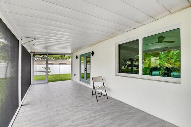 2277 Summit Boulevard, West Palm Beach, FL 33406