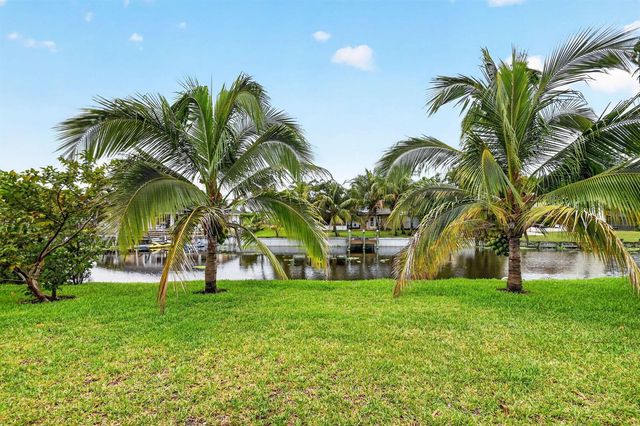 2277 Summit Boulevard, West Palm Beach, FL 33406