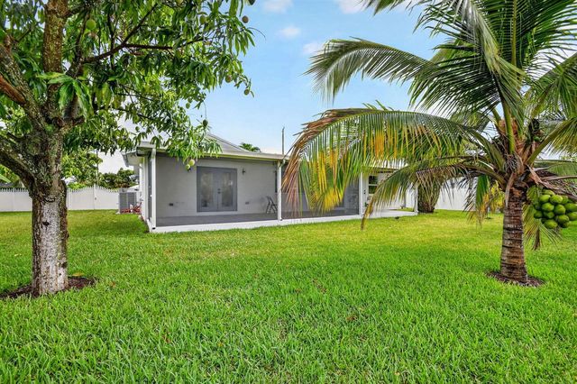 2277 Summit Boulevard, West Palm Beach, FL 33406
