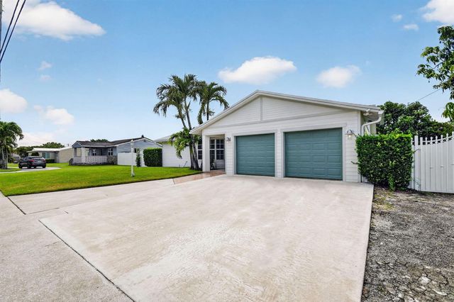 2277 Summit Boulevard, West Palm Beach, FL 33406