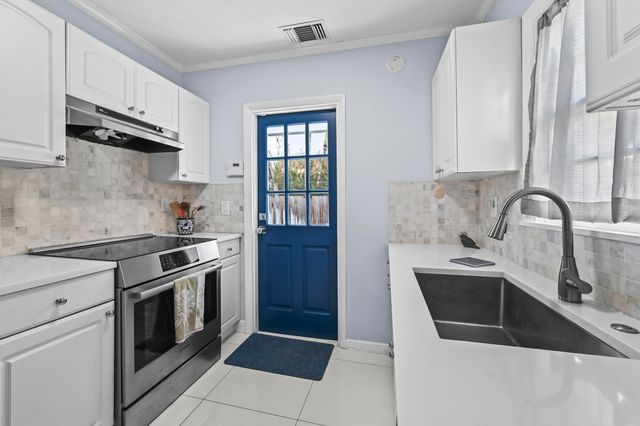 604 Ardmore Road, West Palm Beach, FL 33401