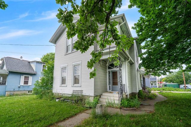 710 CEAPE AVENUE, Oshkosh, WI 54901