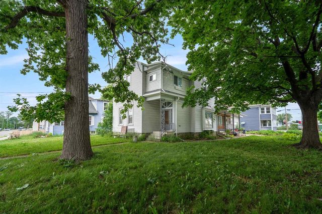 710 CEAPE AVENUE, Oshkosh, WI 54901