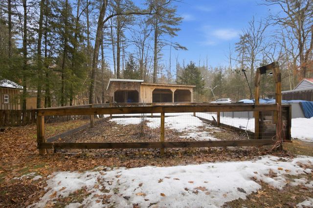 1136 Penacook Road, Hopkinton, NH 03229