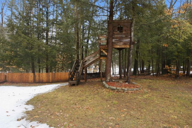 1136 Penacook Road, Hopkinton, NH 03229