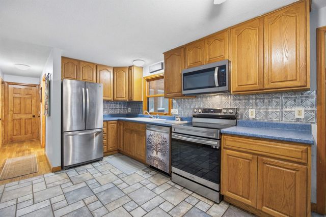 1136 Penacook Road, Hopkinton, NH 03229