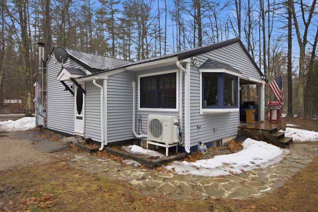 1136 Penacook Road, Hopkinton, NH 03229