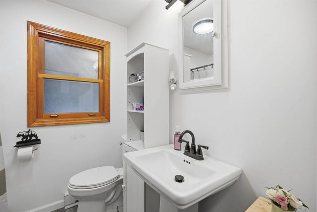 1136 Penacook Road, Hopkinton, NH 03229