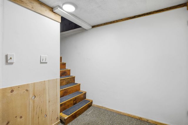 1136 Penacook Road, Hopkinton, NH 03229