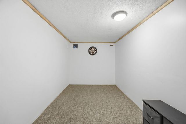 1136 Penacook Road, Hopkinton, NH 03229