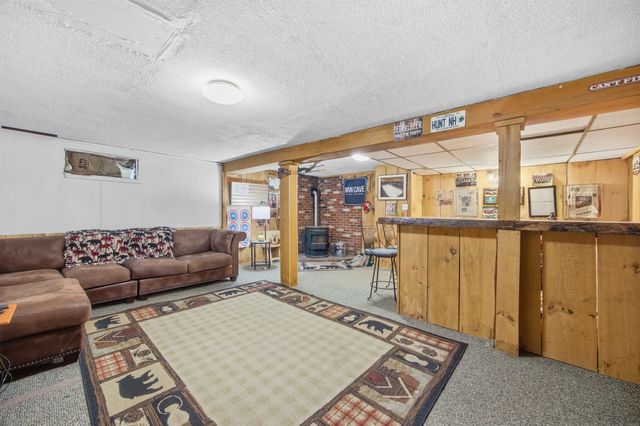 1136 Penacook Road, Hopkinton, NH 03229