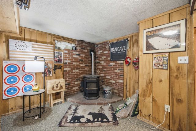 1136 Penacook Road, Hopkinton, NH 03229