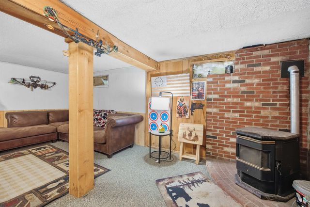 1136 Penacook Road, Hopkinton, NH 03229