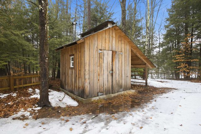 1136 Penacook Road, Hopkinton, NH 03229