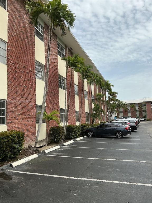 2424 SE 17th Cswy 111B, Fort Lauderdale, FL 33316