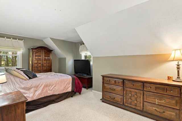 5 Ragged Hill Rd, Milford, MA 01757