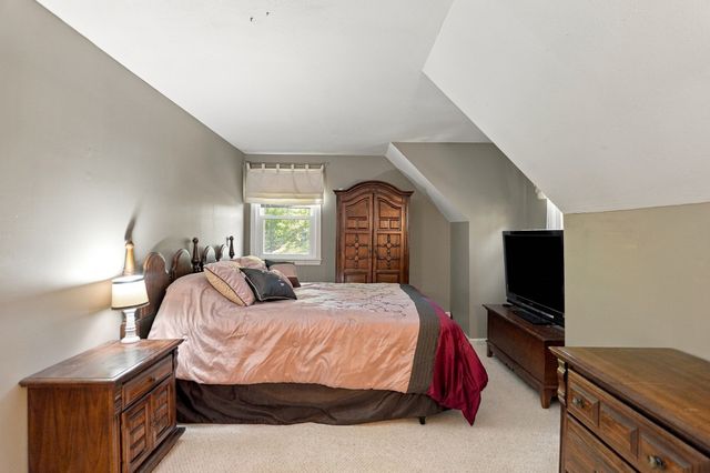 5 Ragged Hill Rd, Milford, MA 01757