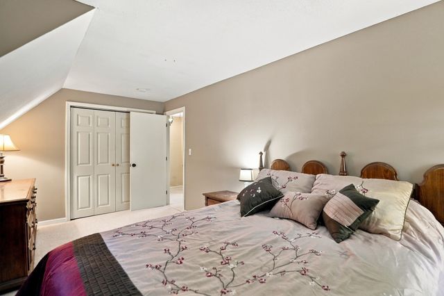 5 Ragged Hill Rd, Milford, MA 01757