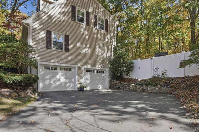 5 Ragged Hill Rd, Milford, MA 01757