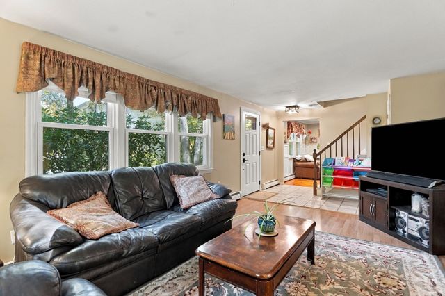 5 Ragged Hill Rd, Milford, MA 01757