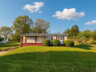 109 New Orchard Dr, Frazer, PA 15084