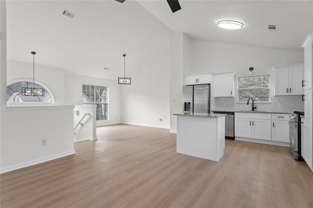 6608 Chesepeake Trail, Rex, GA 30273