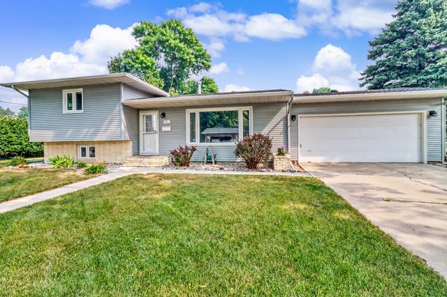201 29th Avenue N, Fargo, ND 58102