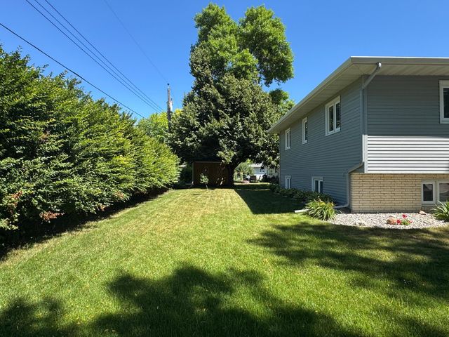 201 29th Avenue N, Fargo, ND 58102