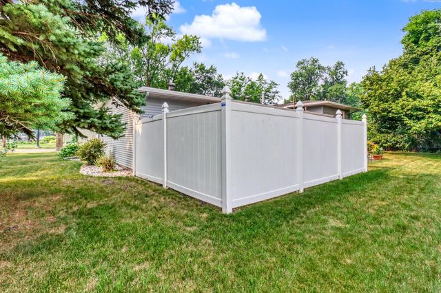 201 29th Avenue N, Fargo, ND 58102