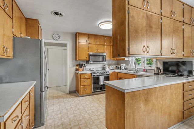 201 29th Avenue N, Fargo, ND 58102