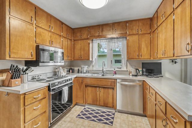 201 29th Avenue N, Fargo, ND 58102