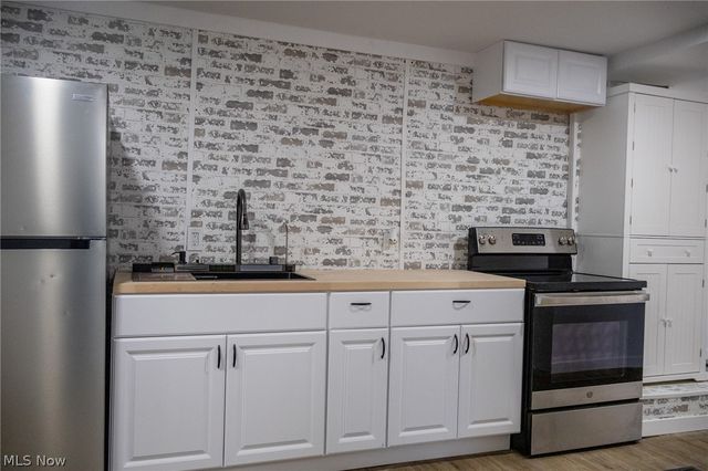 232 Howard Street, Medina, OH 44256