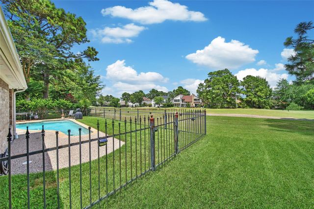 18510 Bluewater Cove Drive, Humble, TX 77346