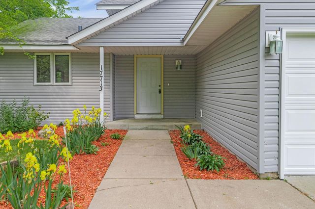 17713 Mackenzie Street NE, Columbus, MN 55025