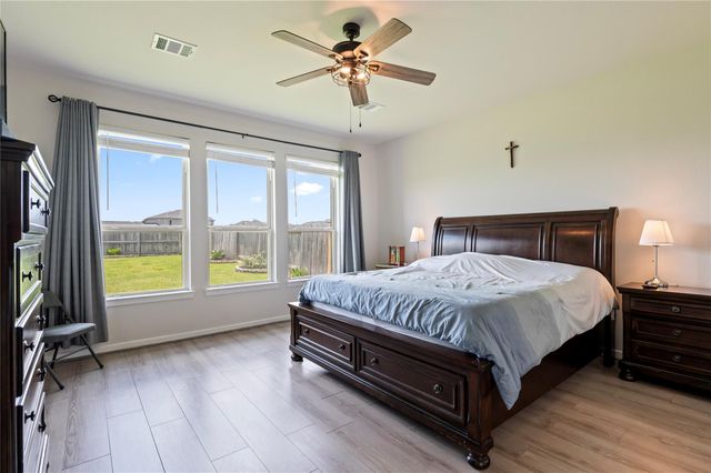 288 Kara Mist Court, La Porte, TX 77571