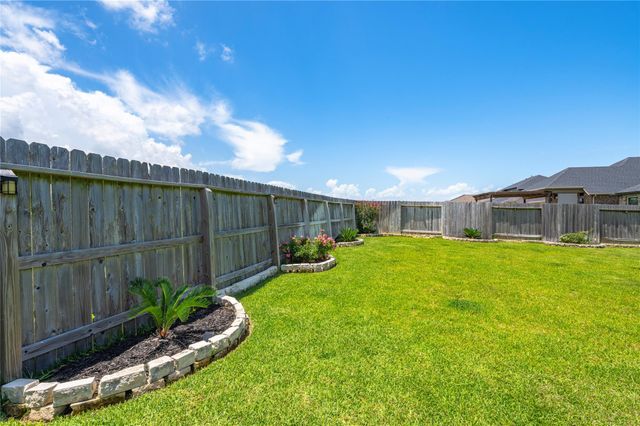 288 Kara Mist Court, La Porte, TX 77571
