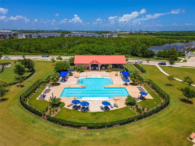 288 Kara Mist Court, La Porte, TX 77571