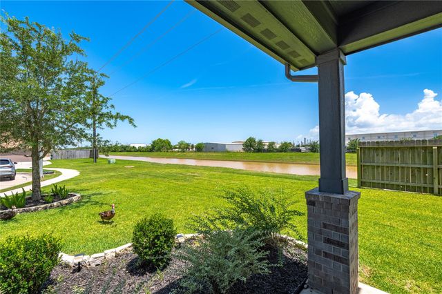 288 Kara Mist Court, La Porte, TX 77571