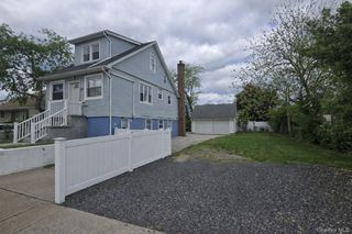 119 Parma Road, Island Park, NY 11558