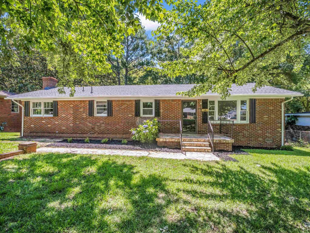 453 Lucerne Drive, Spartanburg, SC 29302