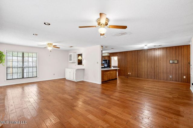 796 Sharon Hills Drive, Biloxi, MS 39532