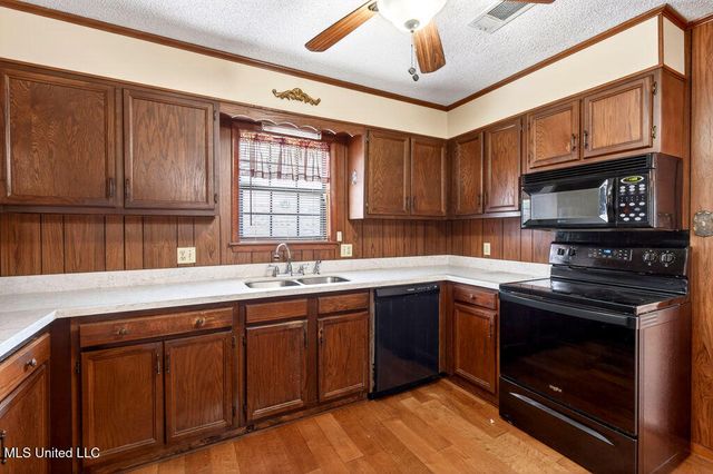 796 Sharon Hills Drive, Biloxi, MS 39532