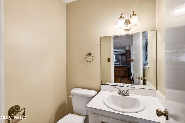 796 Sharon Hills Drive, Biloxi, MS 39532