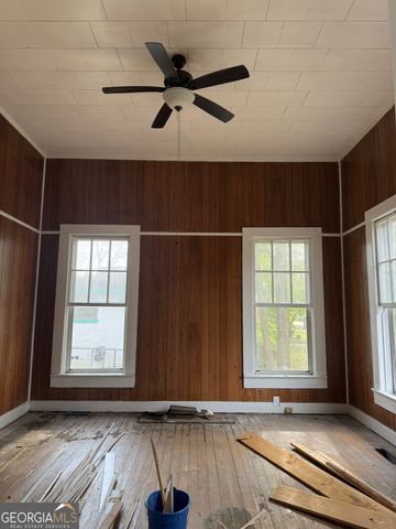 318 E 2nd Avenue, Tennille, GA 31089