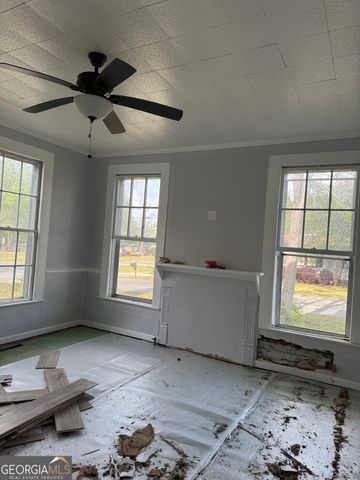 318 E 2nd Avenue, Tennille, GA 31089