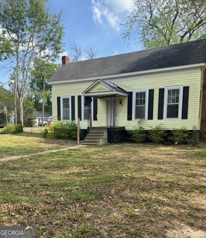 318 E 2nd Avenue, Tennille, GA 31089
